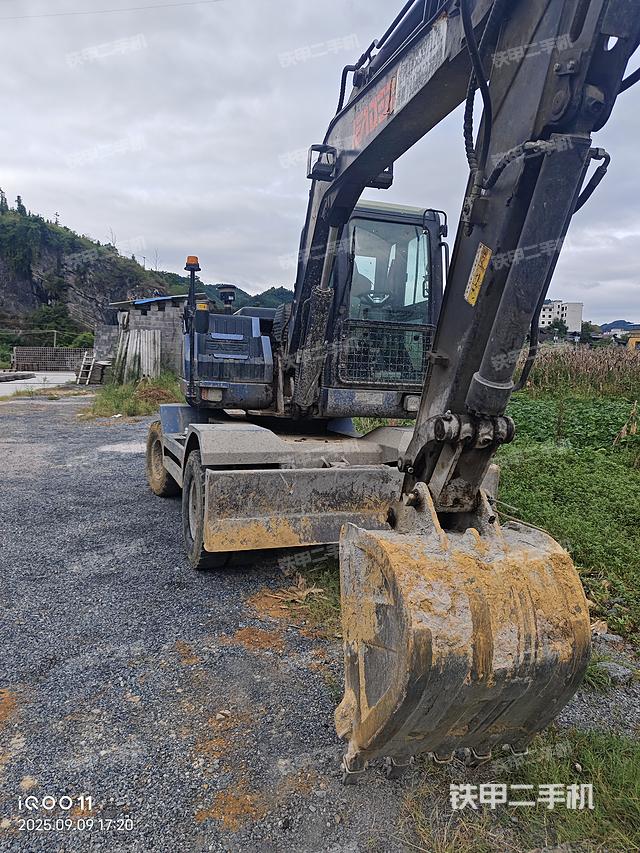 单侧履带整体（整机外观）