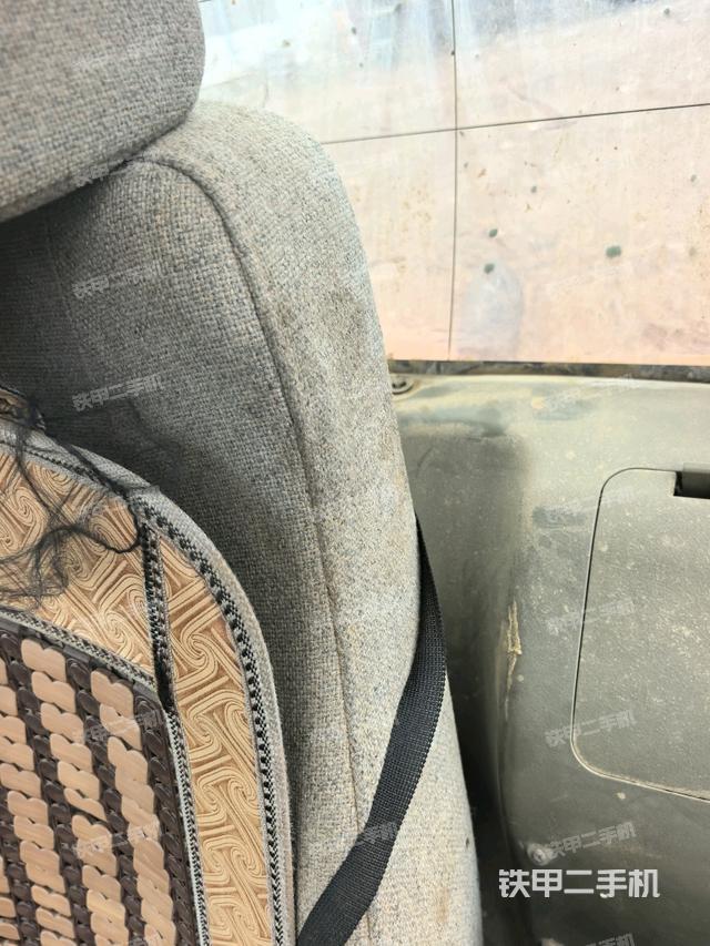 后窗玻璃角标(驾驶室部分) 后窗玻璃角标(驾驶室部分)