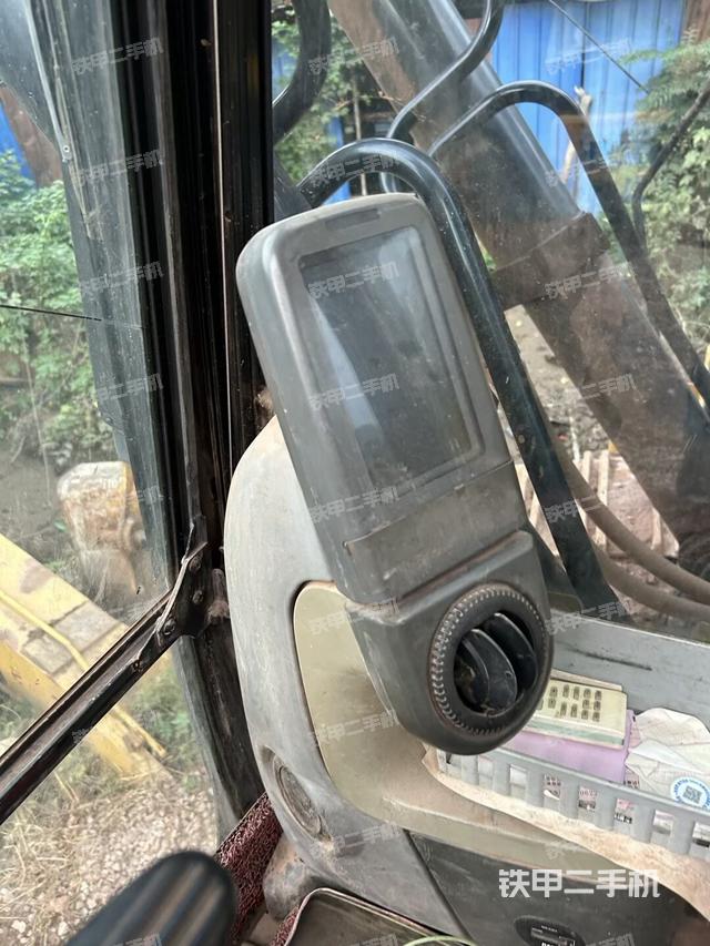 顯示屏?(駕駛室部分) 顯示屏?(駕駛室部分)