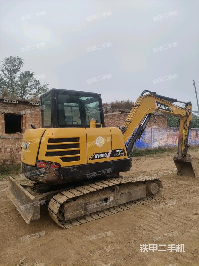 整機(jī)右后45°(整機(jī)外觀) 整機(jī)右后45°(整機(jī)外觀)