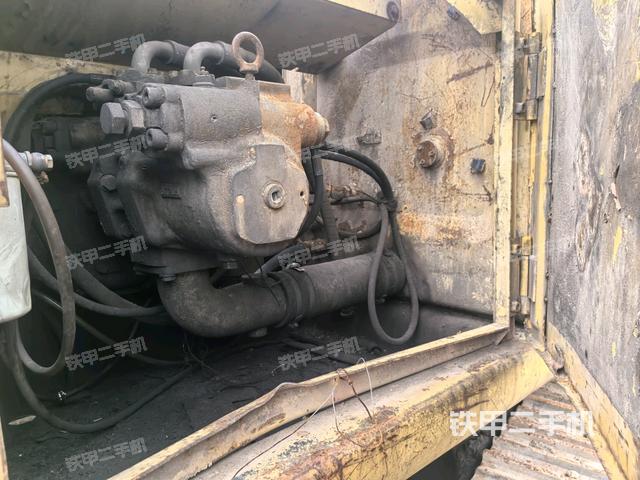 液壓泵斜45?左（大件艙室）