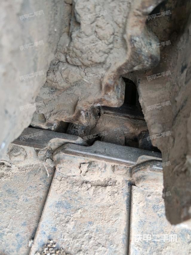 单侧履带整体(整机外观) 单侧履带整体(整机外观)