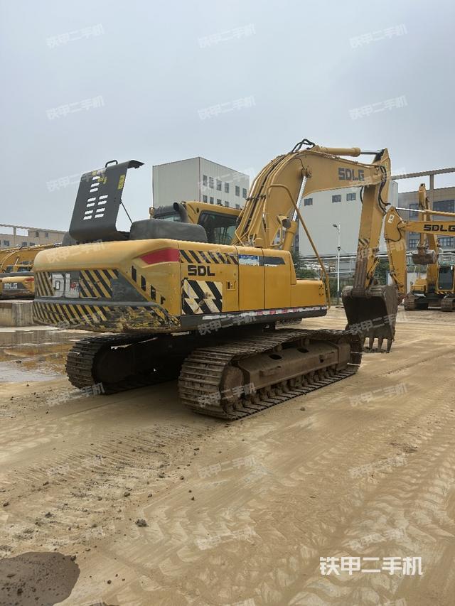 整機右后45°(整機外觀) 整機右后45°(整機外觀)