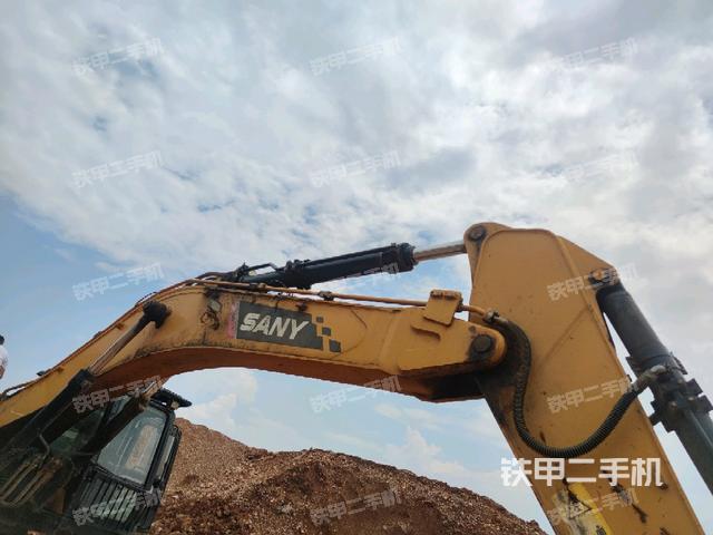 大臂整体 右侧(工作和回转装置) 大臂整体 右侧(工作和回转装置)