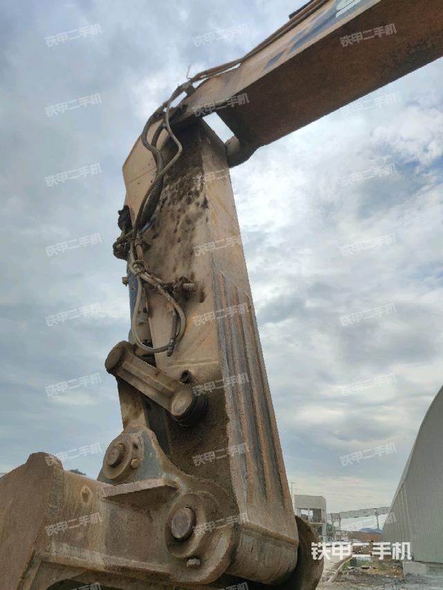 小臂整體左后(工作和回轉(zhuǎn)裝置) 小臂整體左后(工作和回轉(zhuǎn)裝置)