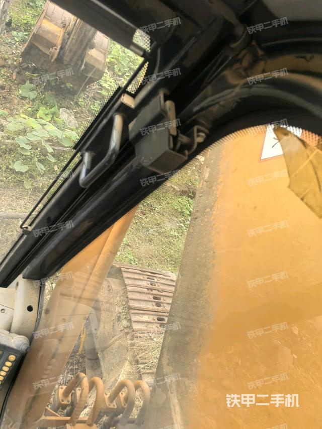 后窗玻璃角標(biāo)(駕駛室部分) 后窗玻璃角標(biāo)(駕駛室部分)