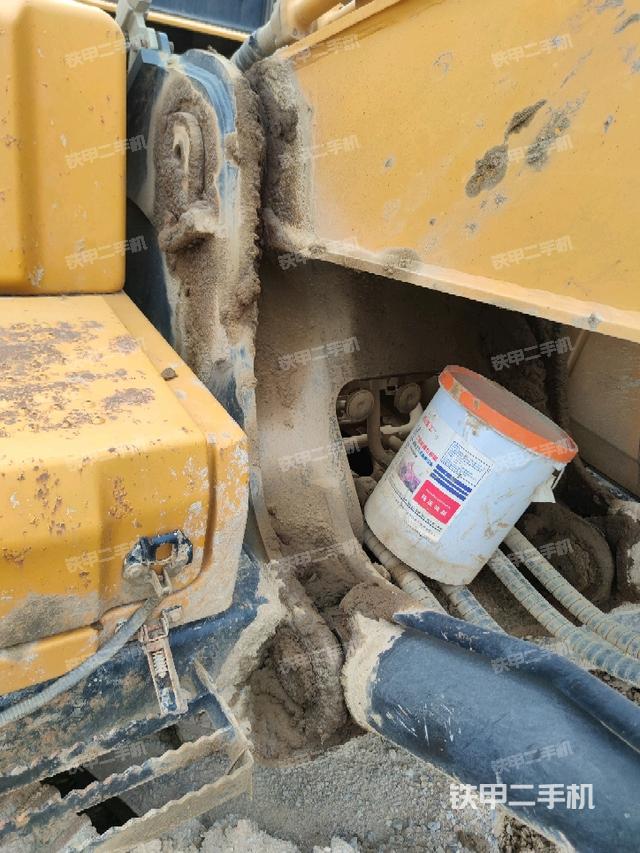 大臂根部?斜視(工作和回轉(zhuǎn)裝置) 大臂根部?斜視(工作和回轉(zhuǎn)裝置)