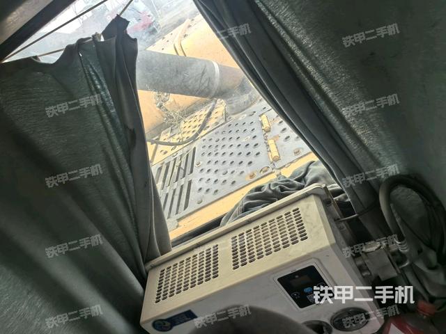 座椅右侧控制台/钥匙门/油门/含右手柄（驾驶室部分）