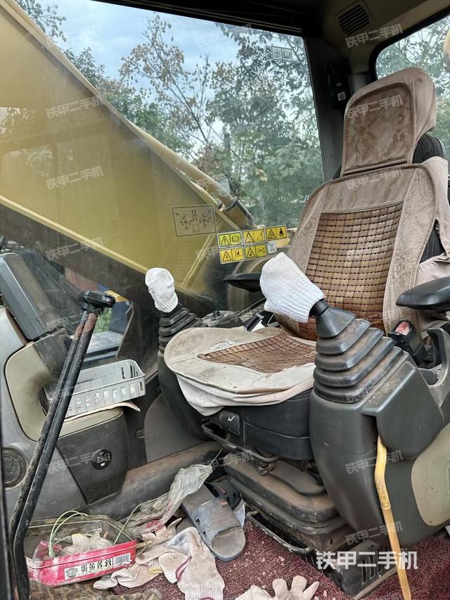 后窗玻璃角標(駕駛室部分) 后窗玻璃角標(駕駛室部分)