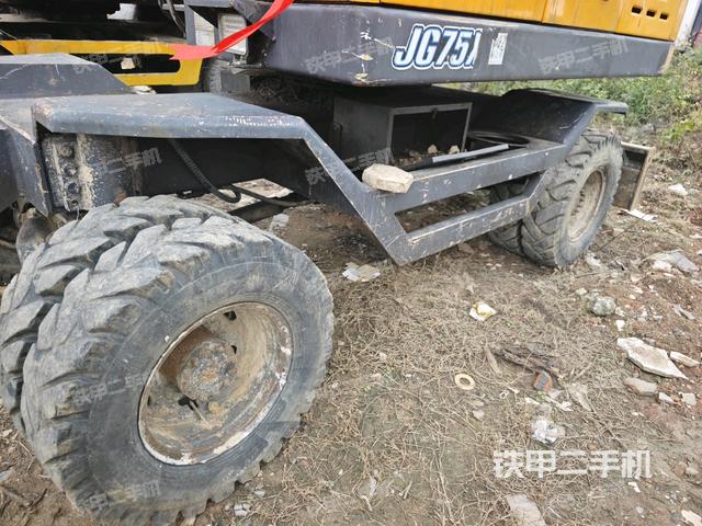 单侧履带整体(整机外观) 单侧履带整体(整机外观)