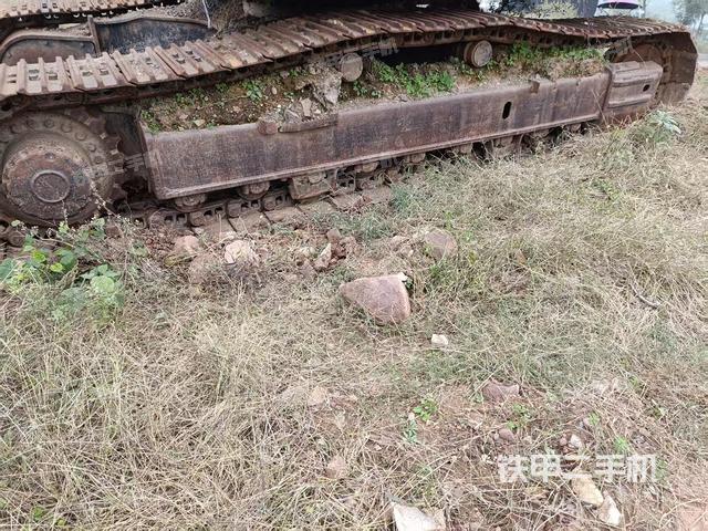 單側履帶整體(整機外觀) 單側履帶整體(整機外觀)