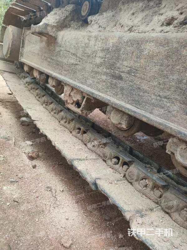 單側(cè)履帶整體（整機(jī)外觀）