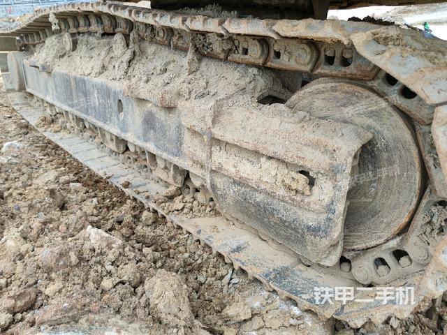 右側(cè)履帶整體(行走機(jī)構(gòu)) 右側(cè)履帶整體(行走機(jī)構(gòu))