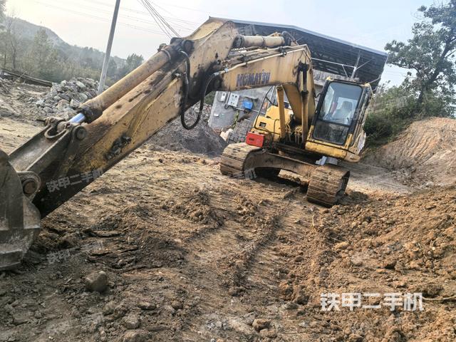小松PC200-8挖掘机