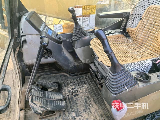 后窗玻璃角标(驾驶室部分) 后窗玻璃角标(驾驶室部分)