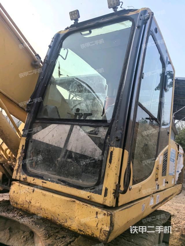 显示屏 (驾驶室部分) 显示屏 (驾驶室部分)