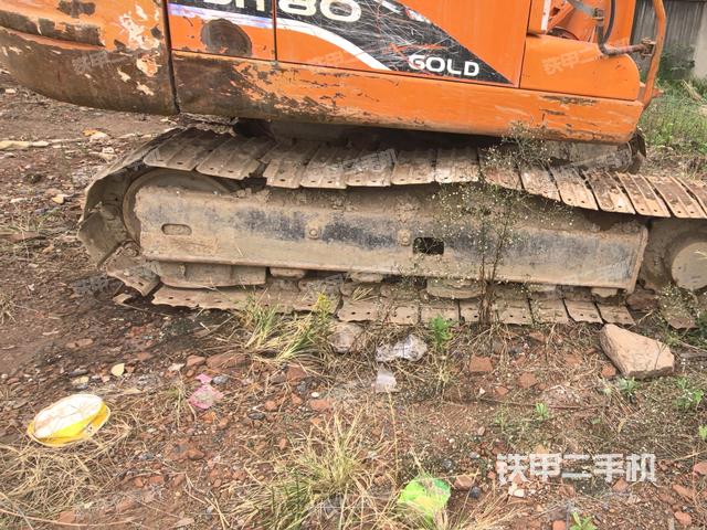 左侧履带整体 (行走机构) 左侧履带整体 (行走机构)