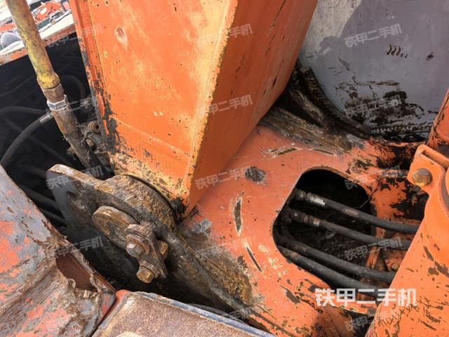 大臂根部?斜視(工作和回轉裝置) 大臂根部?斜視(工作和回轉裝置)