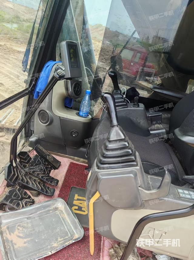 后窗玻璃角標(biāo)(駕駛室部分) 后窗玻璃角標(biāo)(駕駛室部分)