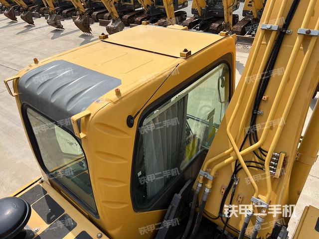 駕駛室頂部(整機外觀) 駕駛室頂部(整機外觀)