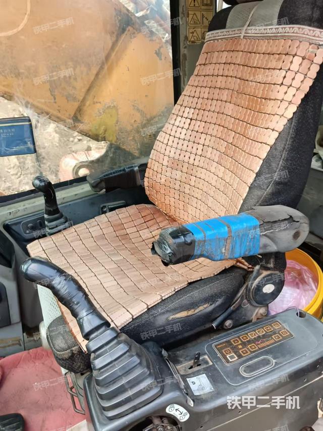 驾驶室整体（整机外观）