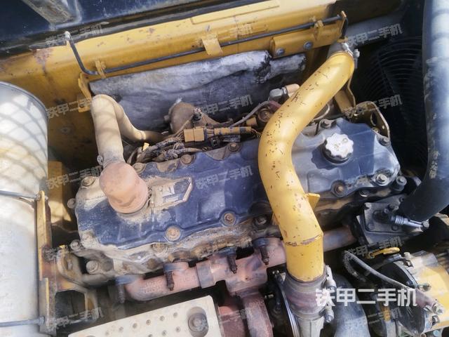 氣門室蓋螺絲特寫(上車部件) 氣門室蓋螺絲特寫(上車部件)