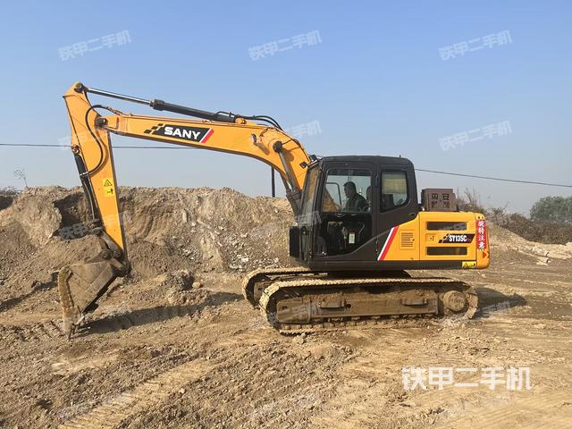 三一重工SY135C挖掘機(jī)
