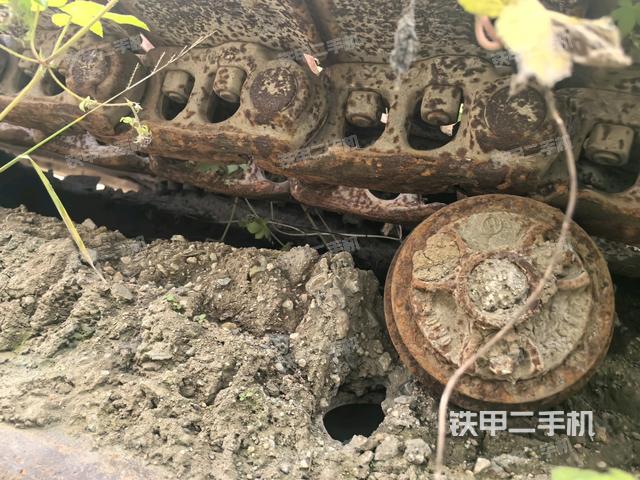 右驱动轮（行走机构）