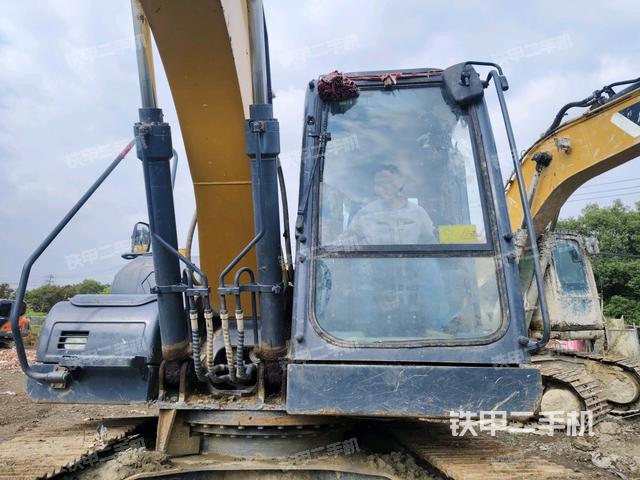 大臂油缸整體?豎拍(工作和回轉裝置) 大臂油缸整體?豎拍(工作和回轉裝置)