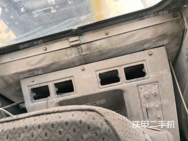 右側玻璃角標（駕駛室部分）