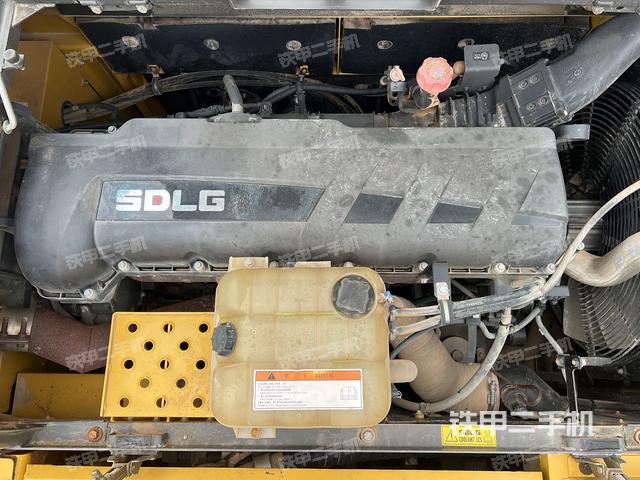 發(fā)動機(jī)整體俯視(整機(jī)外觀) 發(fā)動機(jī)整體俯視(整機(jī)外觀)