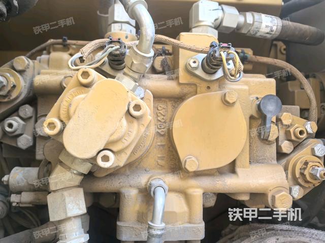 液壓泵斜45?左(大件艙室) 液壓泵斜45?左(大件艙室)