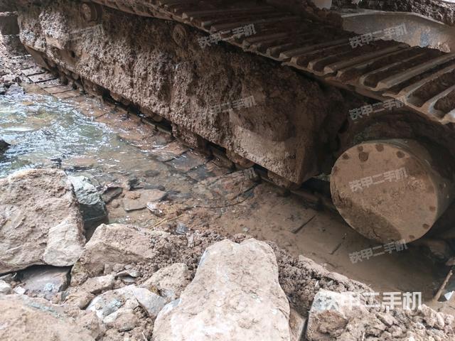 右側(cè)履帶整體(行走機(jī)構(gòu)) 右側(cè)履帶整體(行走機(jī)構(gòu))