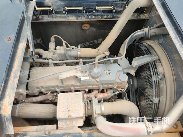 气门室盖螺丝特写(上车部件) 气门室盖螺丝特写(上车部件)