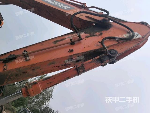 小臂整体左后（工作和回转装置）