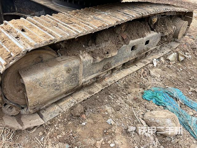 单侧履带整体(整机外观) 单侧履带整体(整机外观)