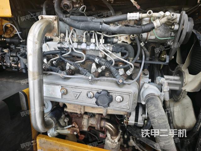 发动机整体俯视(整机外观) 发动机整体俯视(整机外观)