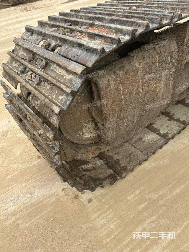 單側履帶整體(整機外觀) 單側履帶整體(整機外觀)