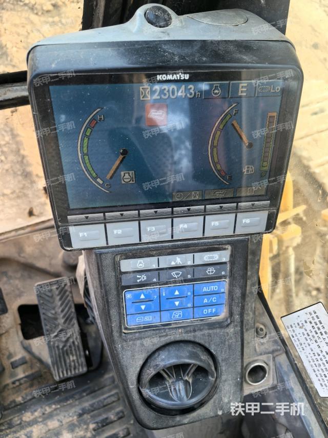 驾驶室左前45度(驾驶室部分) 驾驶室左前45度(驾驶室部分)