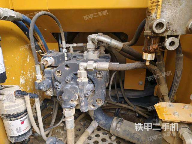 液壓泵斜45?左(大件艙室) 液壓泵斜45?左(大件艙室)