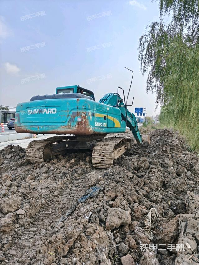 整机右后45°(整机外观) 整机右后45°(整机外观)