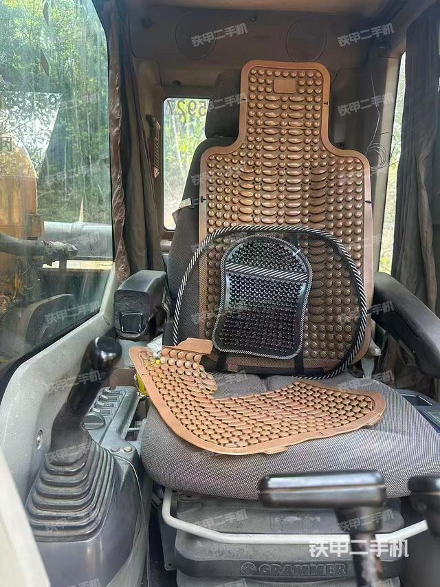 駕駛室頂部（整機(jī)外觀）