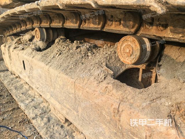 右侧履带整体(行走机构) 右侧履带整体(行走机构)