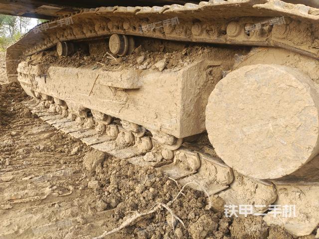 左側(cè)履帶整體?(行走機(jī)構(gòu)) 左側(cè)履帶整體?(行走機(jī)構(gòu))