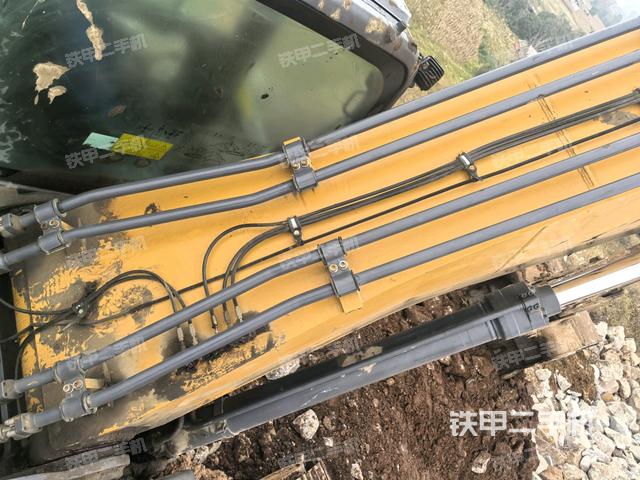 大臂背部俯視(工作和回轉(zhuǎn)裝置) 大臂背部俯視(工作和回轉(zhuǎn)裝置)