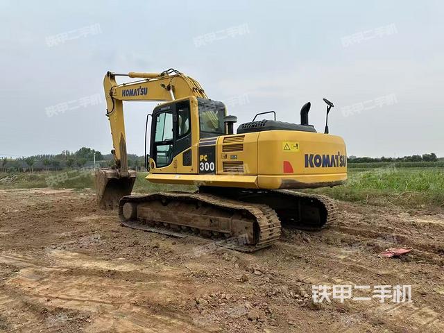 小松PC240LC-8M0挖掘机