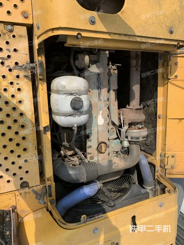 發(fā)動(dòng)機(jī)整體俯視(整機(jī)外觀) 發(fā)動(dòng)機(jī)整體俯視(整機(jī)外觀)