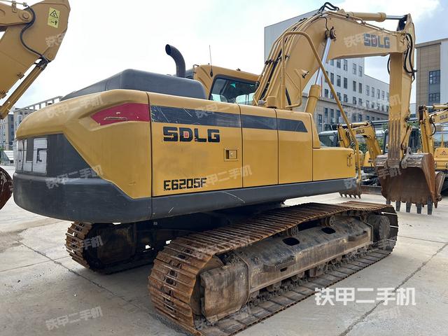 整机右后45°(整机外观) 整机右后45°(整机外观)