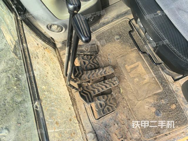 座椅后部(駕駛室部分) 座椅后部(駕駛室部分)