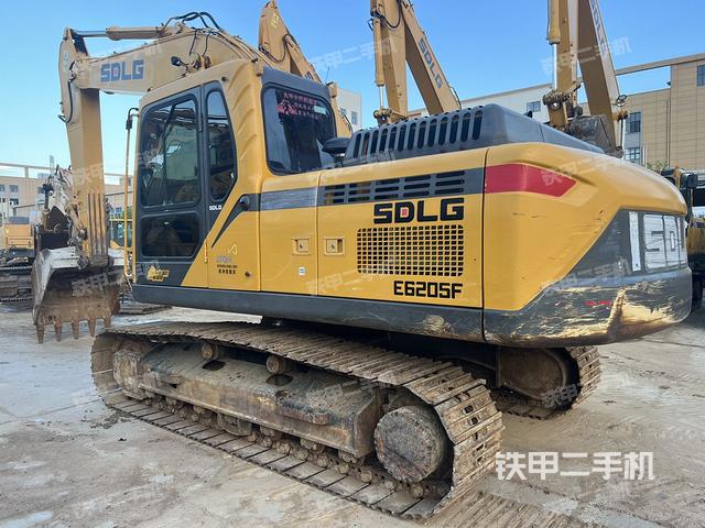 整機右后45°(整機外觀) 整機右后45°(整機外觀)